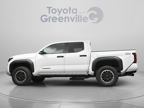 Certified 2024 Toyota Tacoma TRD Off-Road AWD/4WD image 7