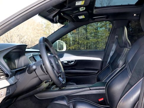 Used 2019 Volvo XC90 T6 R-Design w/ Advanced Package image 11