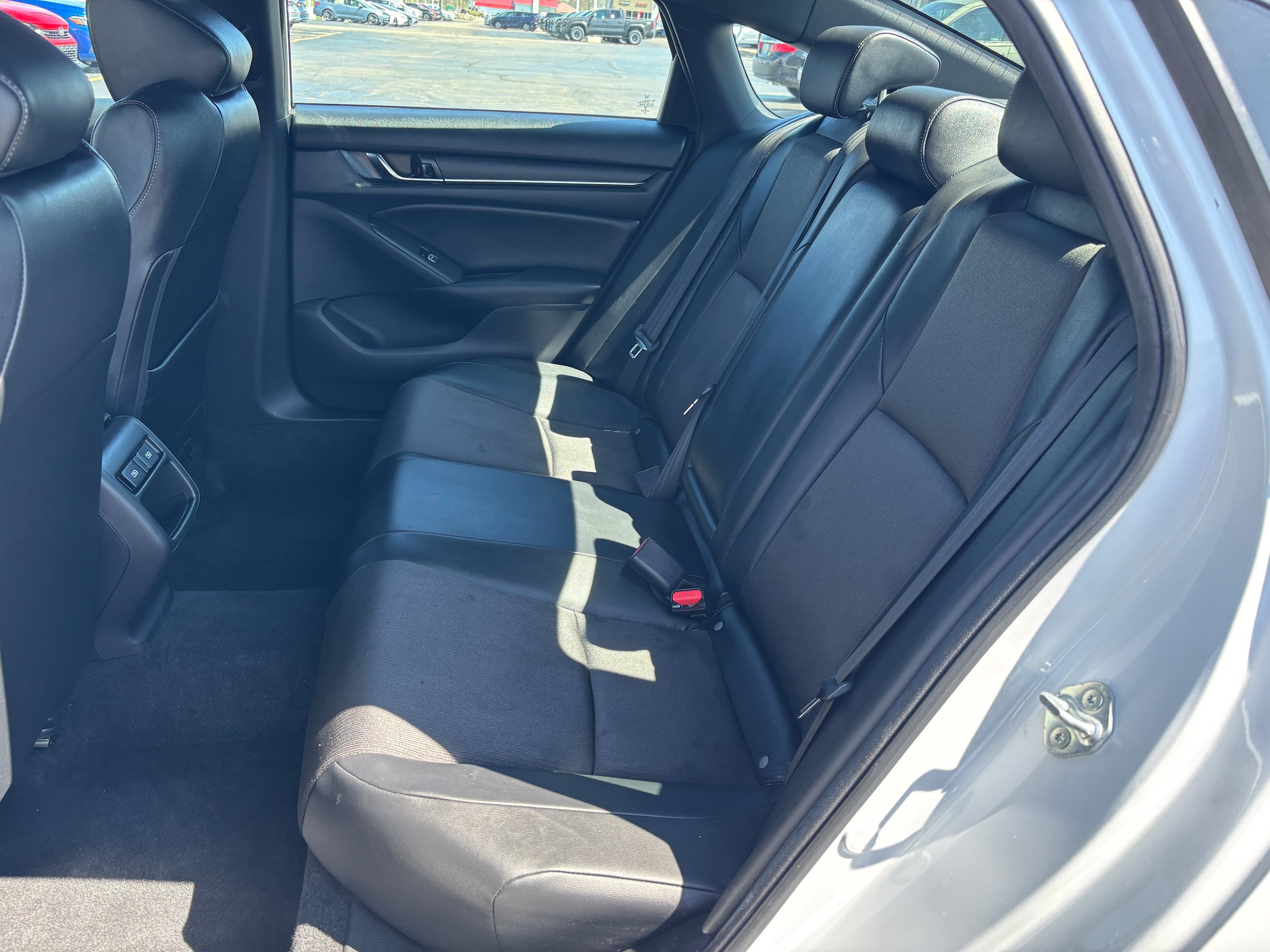 Used 2022 Honda Accord Sport image 11