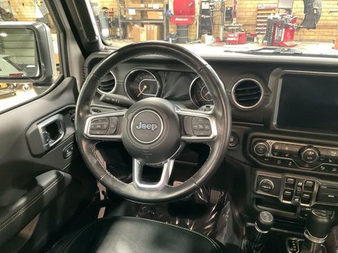 Used 2021 Jeep Wrangler Unlimited Sahara w/ Uconnect 4C Nav & Sound Group image 32