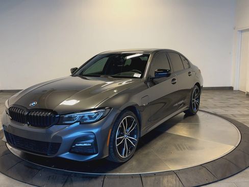 Used 2022 BMW 330e xDrive 330e xDrive w/ M Sport Package image 4