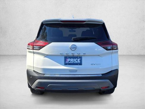 Used 2023 Nissan Rogue SV image 6
