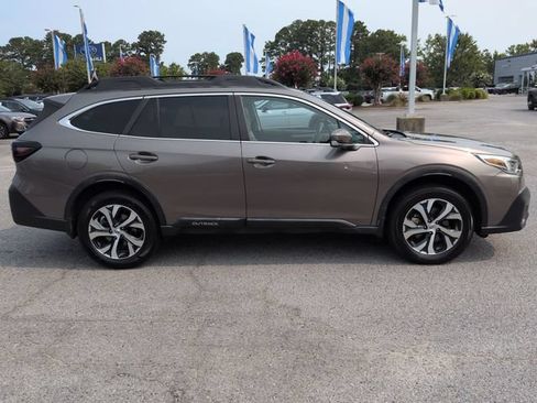 Used 2021 Subaru Outback Limited XT AWD/4WD image 2
