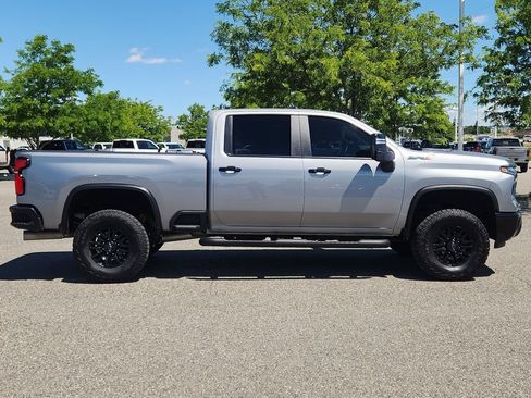 Used 2025 Chevrolet Silverado 2500 ZR2 w/ Technology Package AWD/4WD image 42