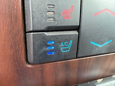 Used 2010 Ford F150 Platinum image 20