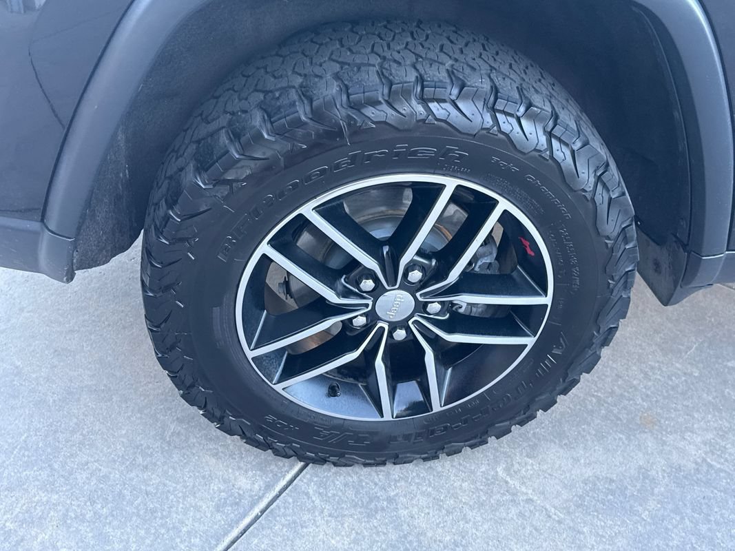 Used 2018 Jeep Grand Cherokee Trailhawk w/ Trailhawk Luxury Group AWD/4WD image 15