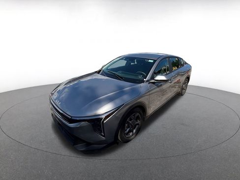 Used 2025 Kia K4 LXS image 3