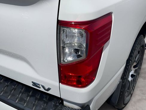 Used 2021 Nissan Titan SV w/ SV Convenience Package RWD image 29
