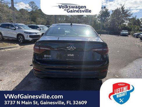 Used 2024 Volkswagen Jetta SE image 5