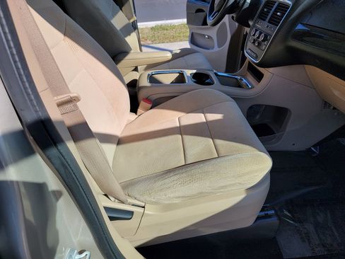 Used 2013 Dodge Grand Caravan SXT image 15
