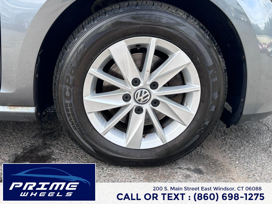 Used 2016 Volkswagen Golf S FWD image 25