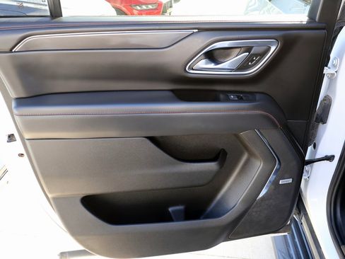 Used 2023 Chevrolet Suburban RST image 18