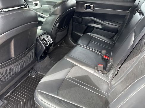 Used 2025 Kia Sorento S w/ Panoramic Sunroof Package FWD image 18
