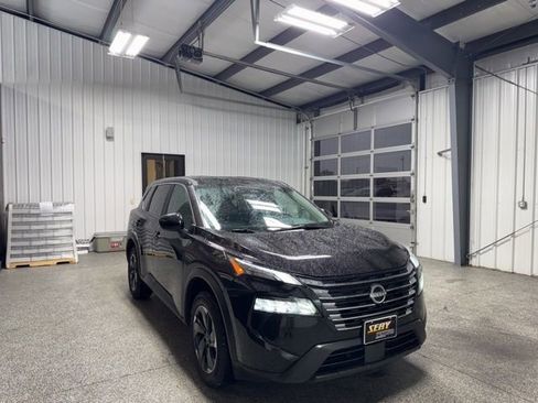 Used 2025 Nissan Rogue SV FWD image 16