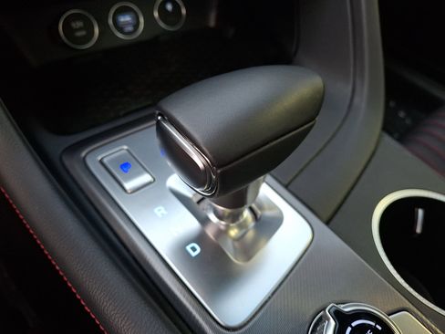 Certified 2025 Genesis G70 3.3T Advanced AWD/4WD image 17