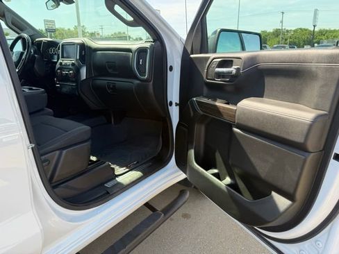 Used 2022 Chevrolet Silverado 1500 RST AWD/4WD image 47