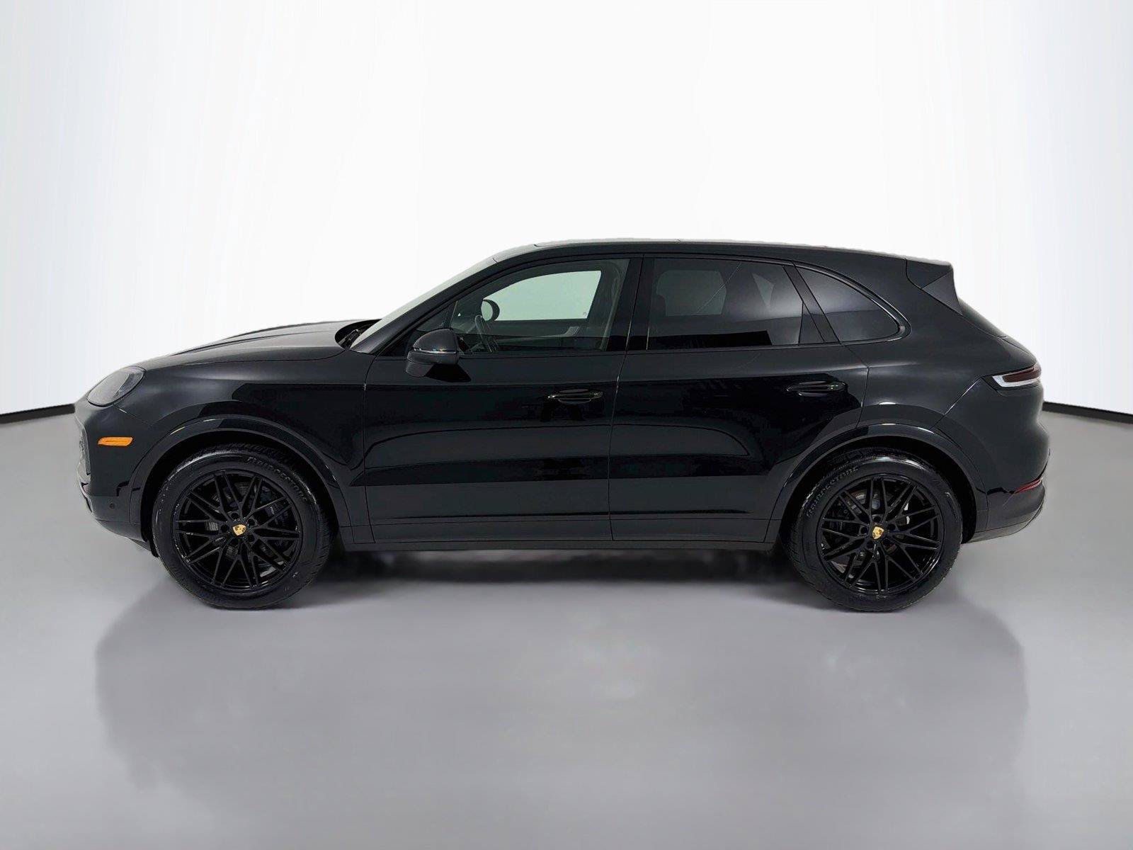 Certified 2024 Porsche Cayenne AWD/4WD image 2