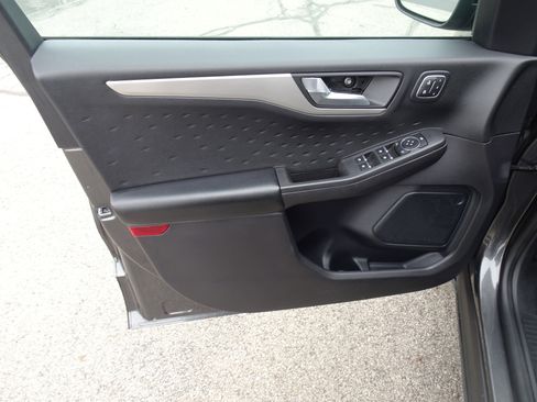 Used 2020 Ford Escape SEL image 14