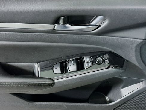 Used 2023 Nissan Altima 2.5 SV image 15