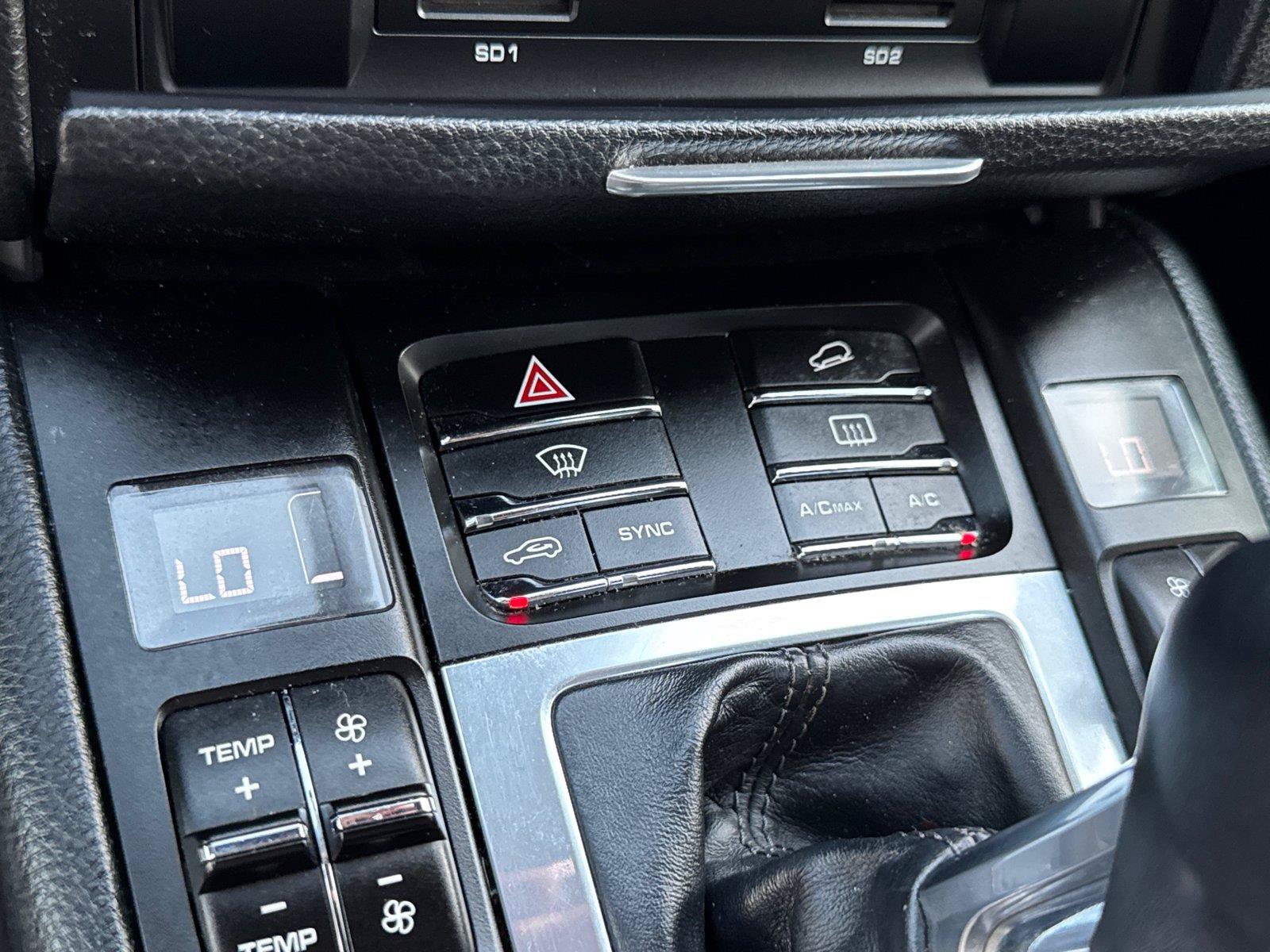 Used 2018 Porsche Macan AWD/4WD image 30