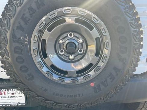 New 2025 Ford Bronco Outer Banks w/ Sasquatch Package image 16