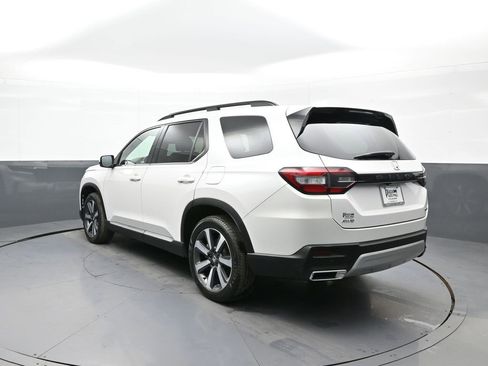 Certified 2023 Honda Pilot Touring image 8