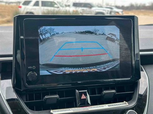 Used 2024 Toyota Corolla LE image 30