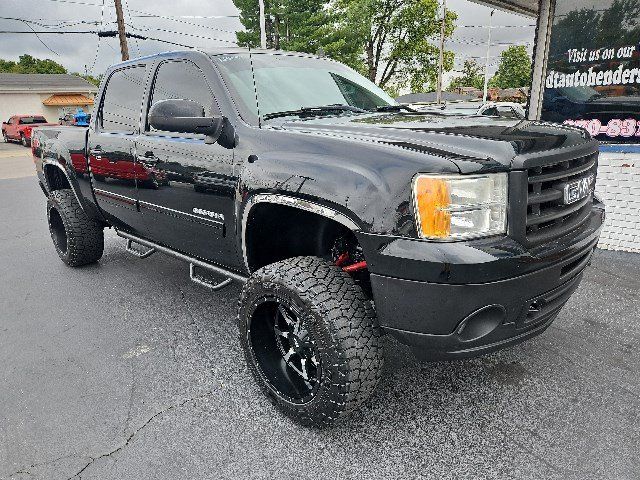 Used 2011 GMC Sierra 1500 SLT w/ SLT Convenience Package AWD/4WD image 1