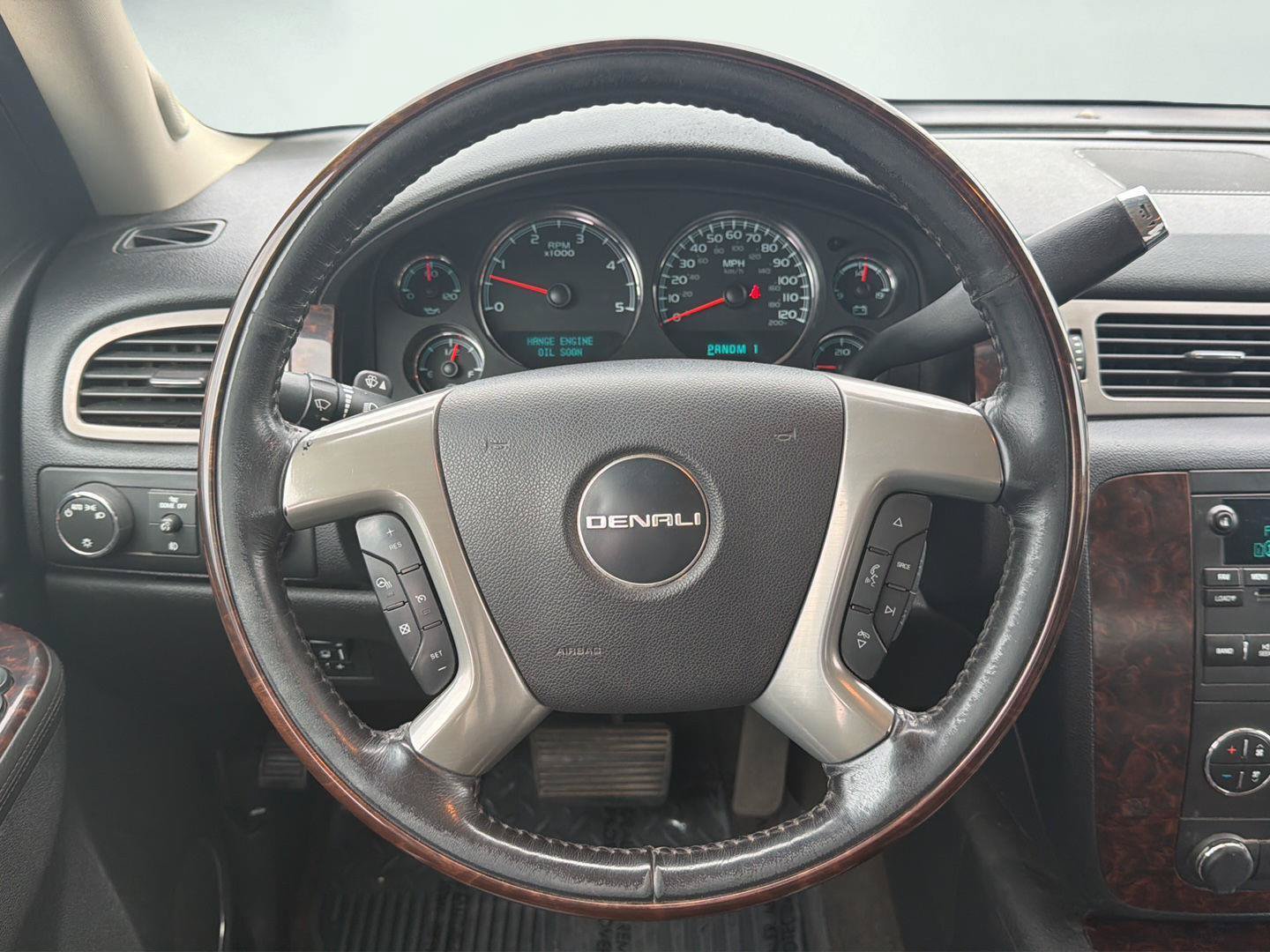 Used 2014 GMC Sierra 2500 Denali w/ Suspension Package, Off-Road AWD/4WD image 14