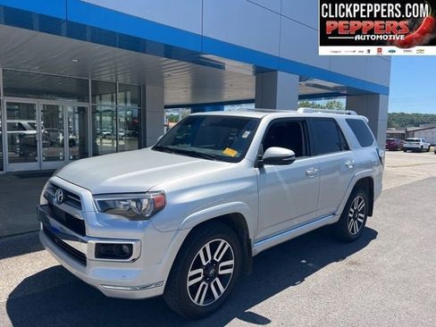 Used 2023 Toyota 4Runner Limited AWD/4WD image 2