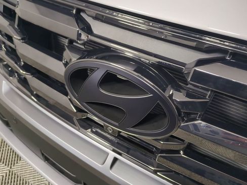 Certified 2025 Hyundai Tucson Limited AWD/4WD image 13