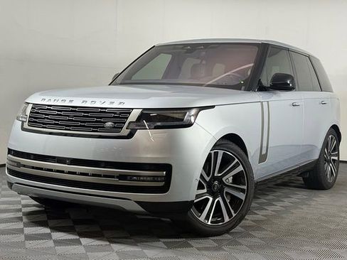 Used 2023 Land Rover Range Rover SE image 1