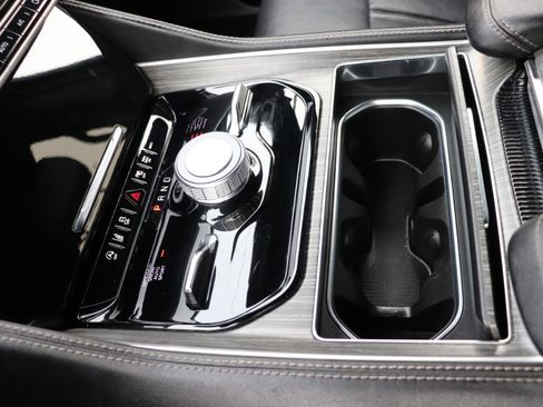 Used 2024 Jeep Wagoneer Series III image 50