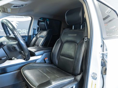 Used 2019 RAM 1500 Laramie RWD image 9