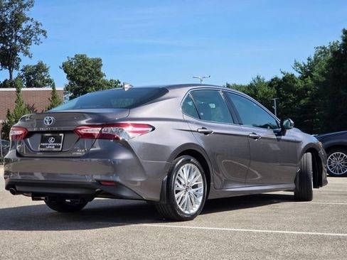 Used 2020 Toyota Camry XLE FWD image 25