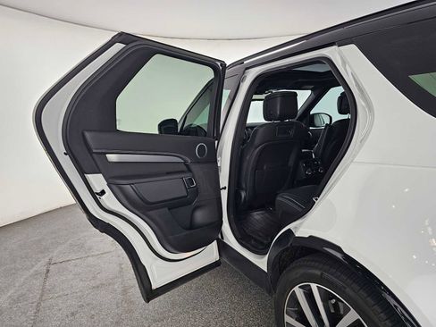 Used 2023 Land Rover Discovery HSE R-Dynamic image 15