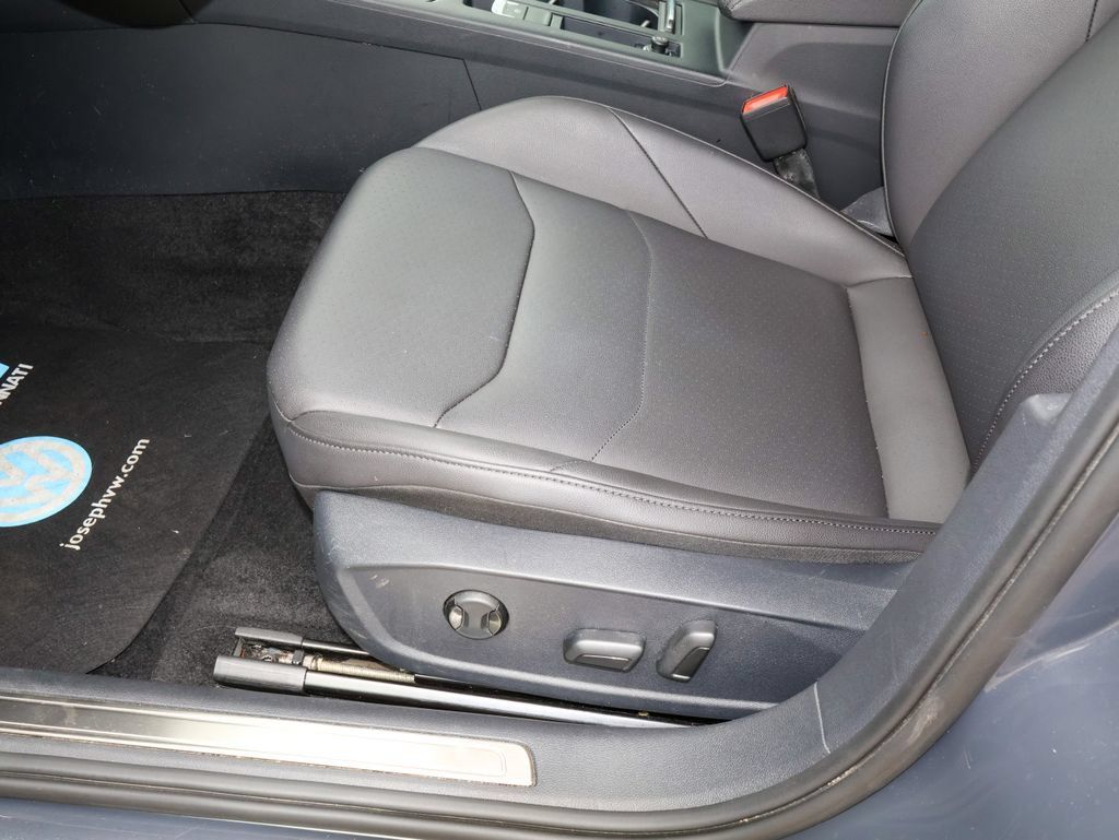 Used 2021 Volkswagen Arteon SE FWD image 12