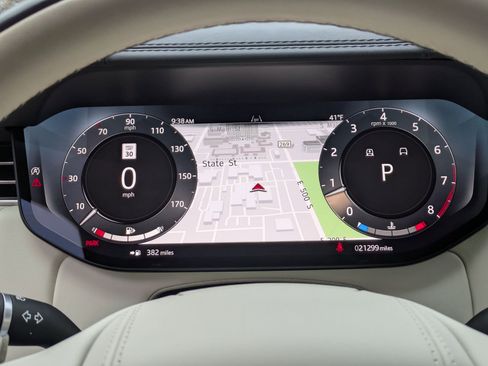 Used 2024 Land Rover Range Rover Autobiography image 15