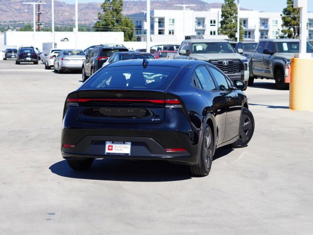 Certified 2025 Toyota Prius LE FWD image 8