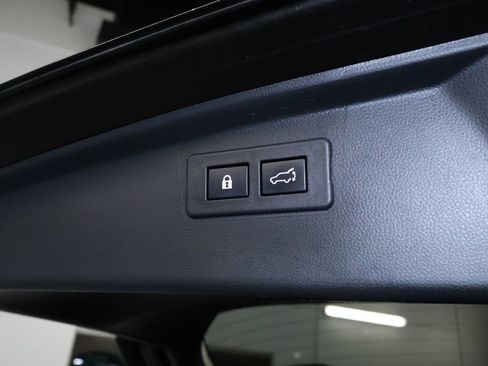 Used 2022 Subaru Outback Premium AWD/4WD image 18