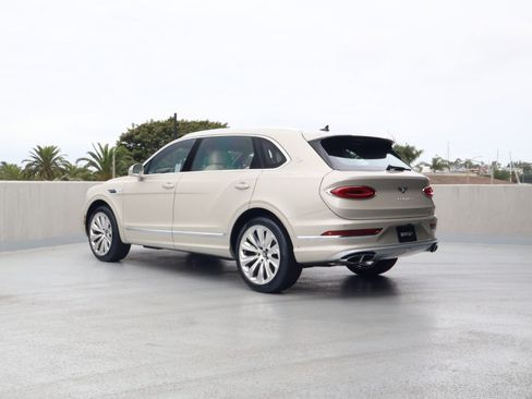 New 2026 Bentley Bentayga Extended Wheelbase AWD/4WD image 3