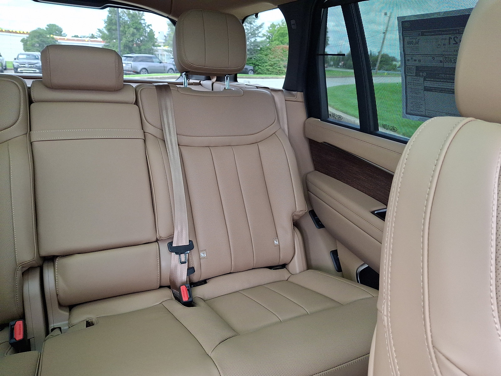 New 2027 Land Rover Range Rover Long Wheelbase SE AWD/4WD image 7