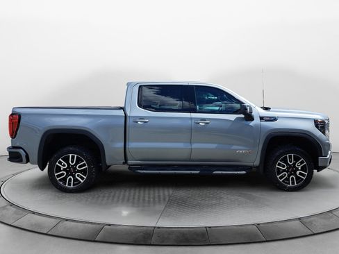 Used 2025 GMC Sierra 1500 AT4 w/ AT4 Premium Package AWD/4WD image 8
