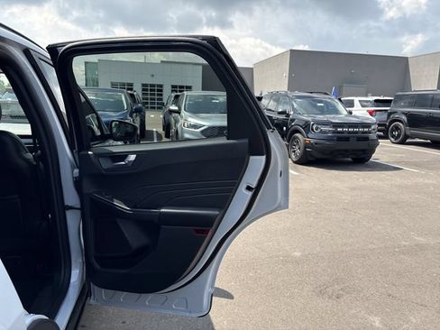 Certified 2025 Ford Escape ST-Line Select AWD/4WD image 16