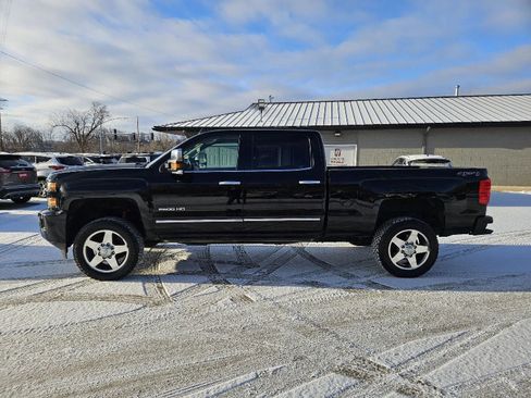 Used 2015 Chevrolet Silverado 2500 LTZ w/ Custom Sport Edition image 4
