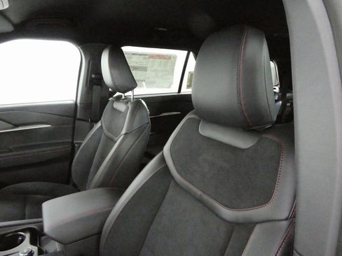 New 2025 Ford Explorer ST image 28