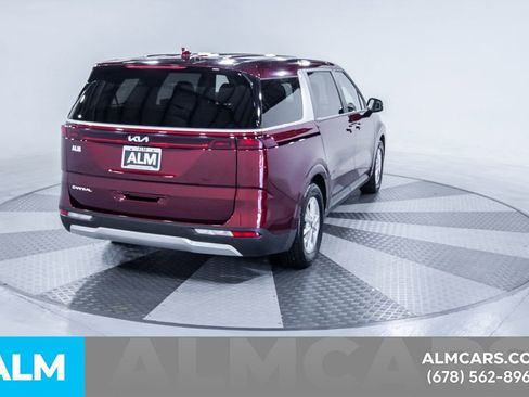 Used 2024 Kia Carnival LX image 9