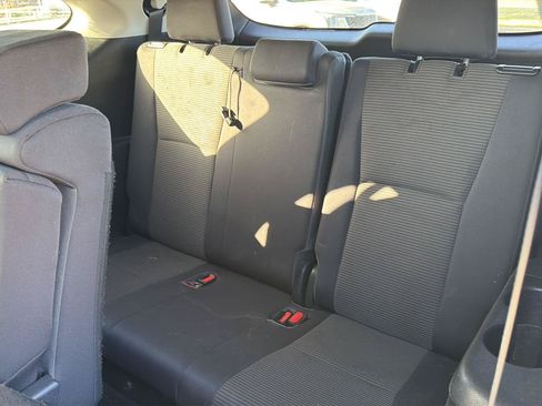 Used 2023 Toyota Highlander LE AWD/4WD image 14