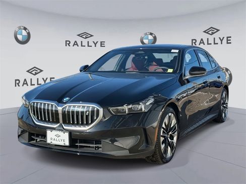 Certified 2025 BMW i5 xDrive40 w/ Premium Package image 3