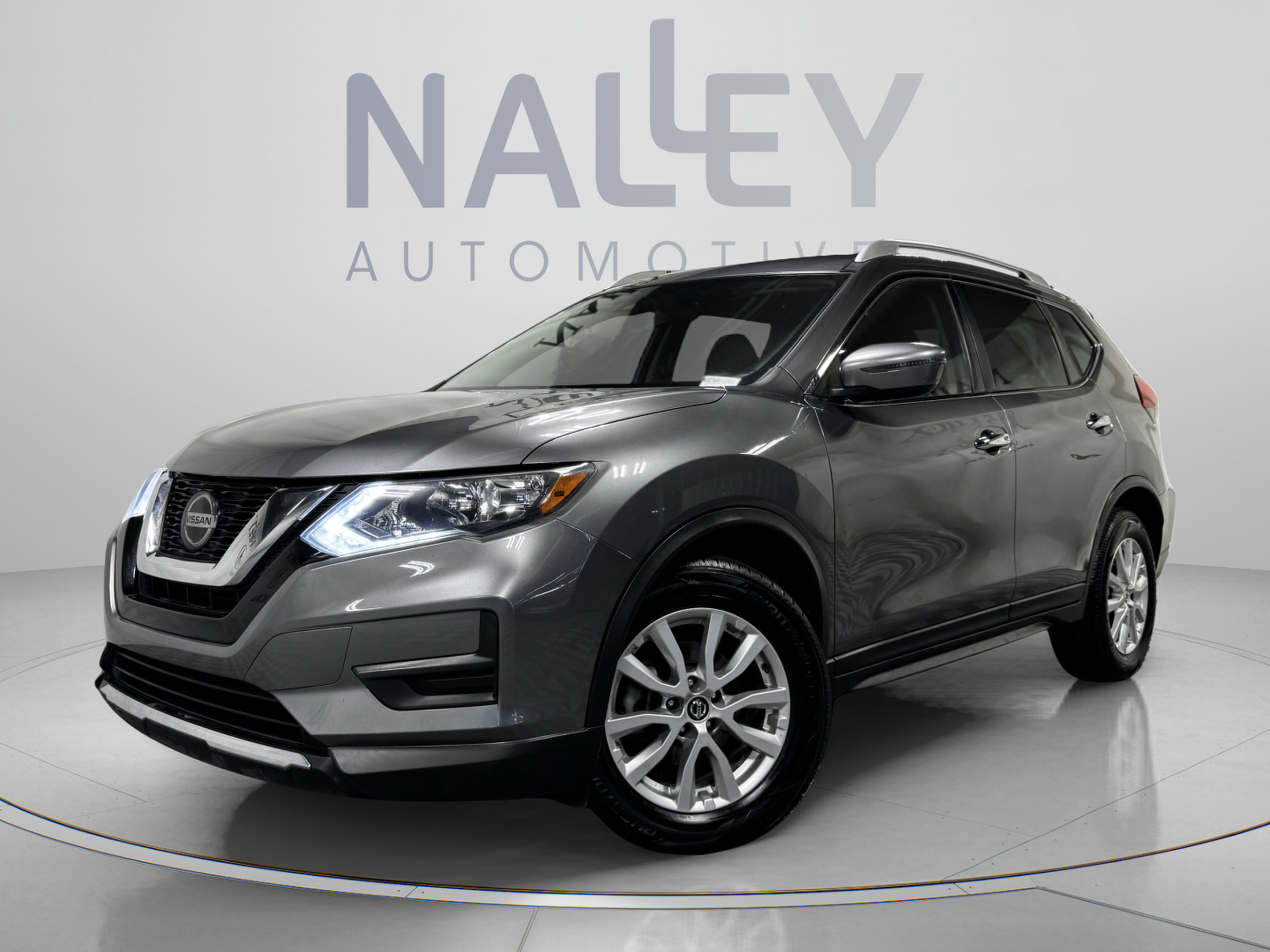Used 2019 Nissan Rogue SV FWD image 1